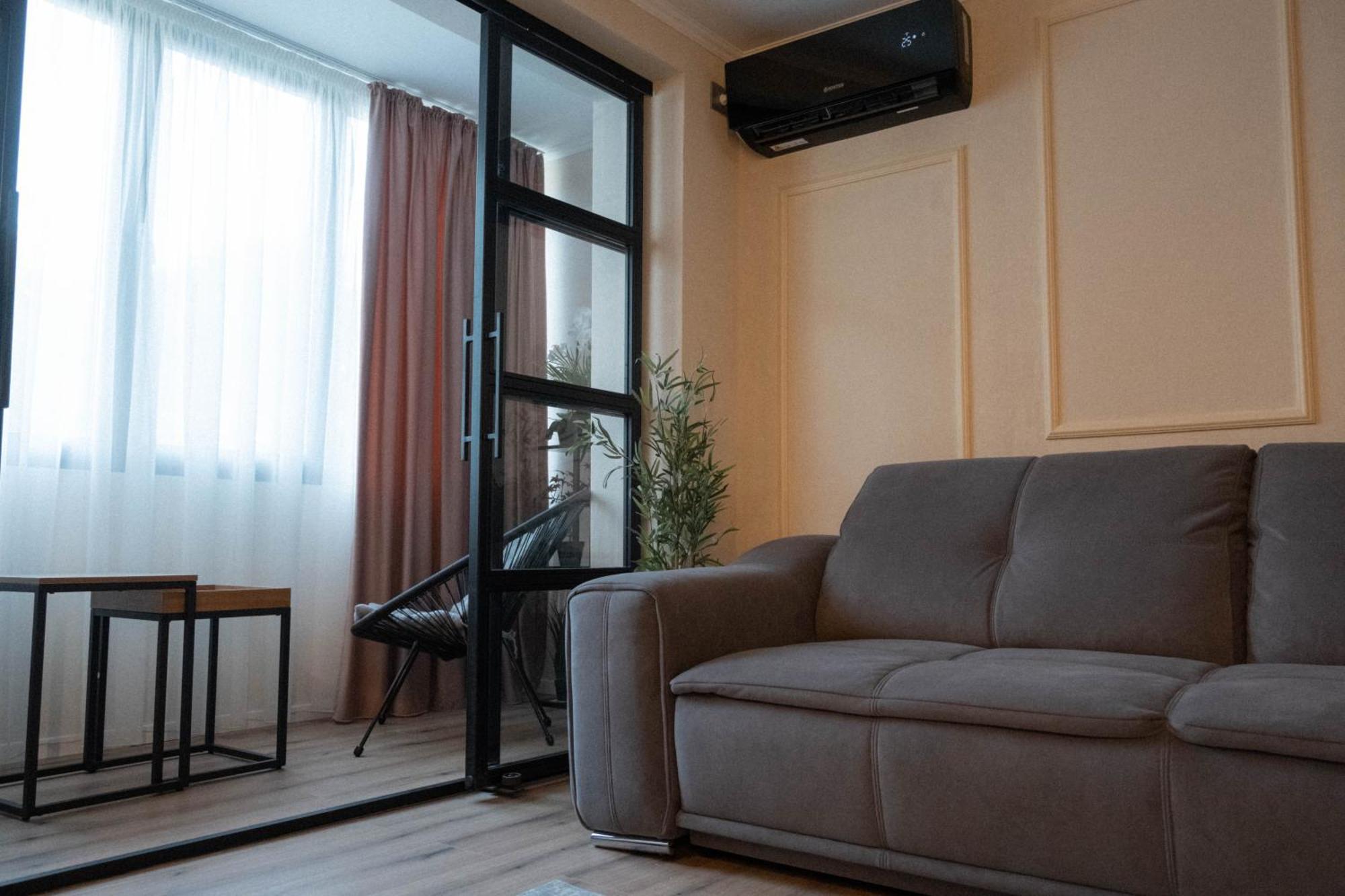 Cosy 2 Rooms Apartment In The Center Of The City بوخارست المظهر الخارجي الصورة